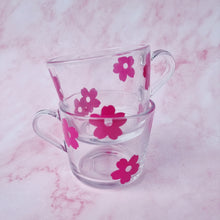 Load image into Gallery viewer, Daisy Flower Glass Coffee Mug