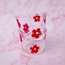 Load image into Gallery viewer, Daisy Flower Glass Coffee Mug