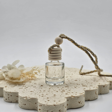Load image into Gallery viewer, Orange & Cinnamon Hanging Diffuser – Luxury Car Fragrance