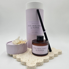 Load image into Gallery viewer, Oud, Bergamot & Pepper Reed Diffuser 100ml – Luxury Home Fragrance