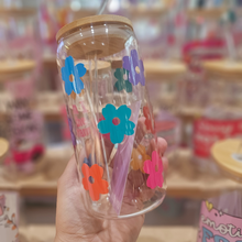 Load image into Gallery viewer, Brights Daisy Glass Can Tumbler – 470ml (16oz)