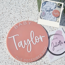Load image into Gallery viewer, Baby Pregnancy Announcement Disc