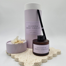 Load image into Gallery viewer, Leather &amp; Sweet Tobacco Reed Diffuser 100ml – Luxury Home Fragrance
